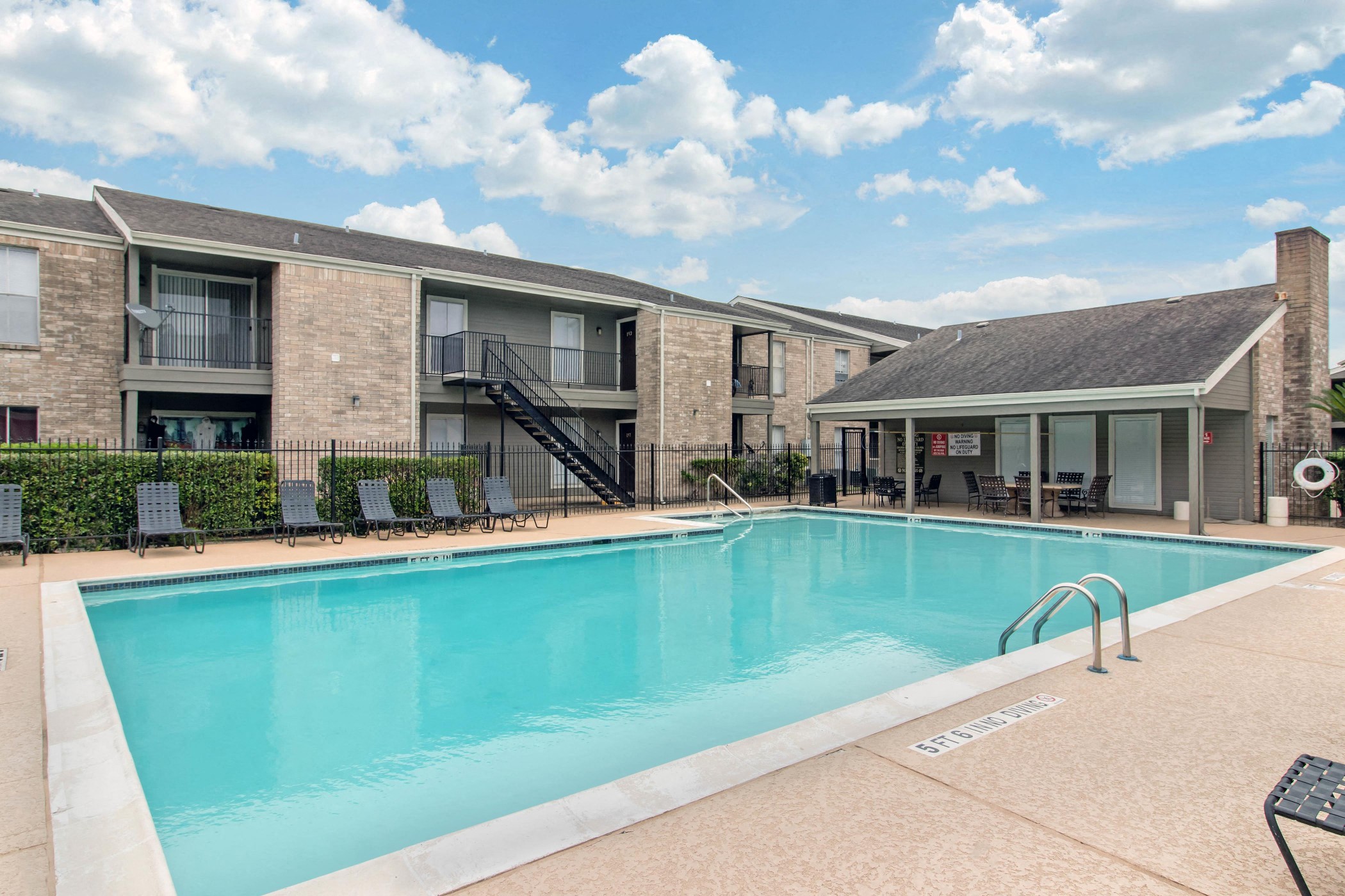 Sage Hollow Apartments | Apartments in Houston, TX